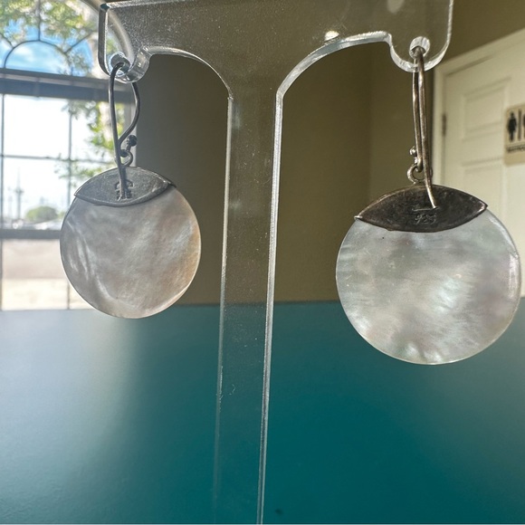 Signed ATI Indonesia 925 Sterling Silver Earrings Fine Mother of Pearl EUC - Picture 5 of 6